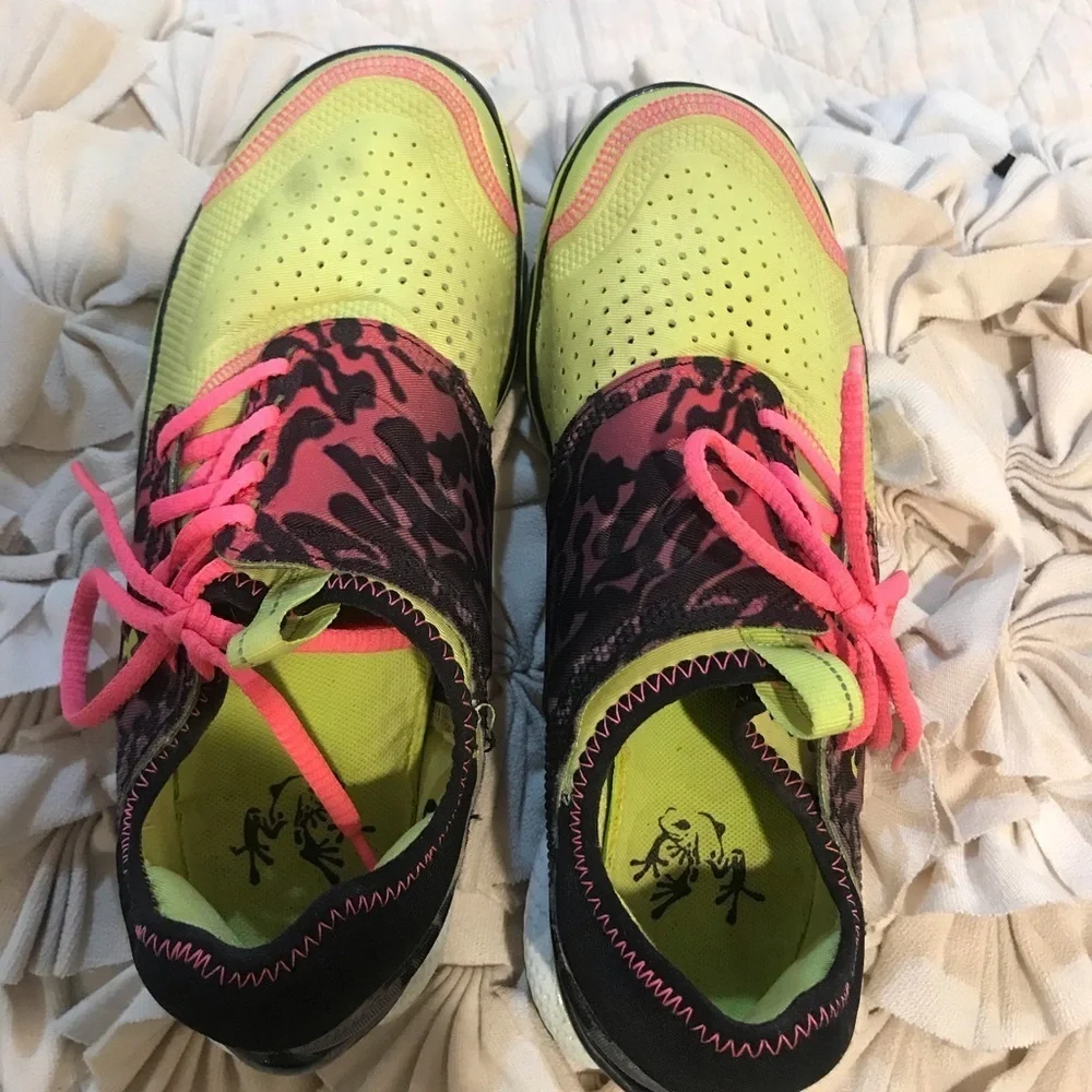 👟 RARE Under Armour Cheetah Sneakers